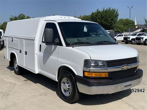 Used 2020 Chevrolet Express 3500 w/ Power Convenience Package RWD image 3