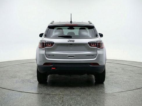 Used 2025 Jeep Compass Trailhawk AWD/4WD image 7