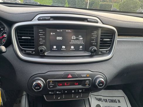 Used 2019 Kia Sorento AWD w/ LX Convenience Package image 11