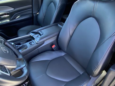 Certified 2025 Toyota Grand Highlander AWD image 28