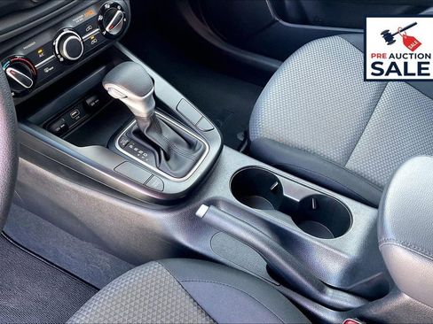 Used 2025 Kia Soul LX FWD image 16
