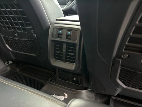 Used 2025 Ford Bronco Badlands AWD/4WD image 47