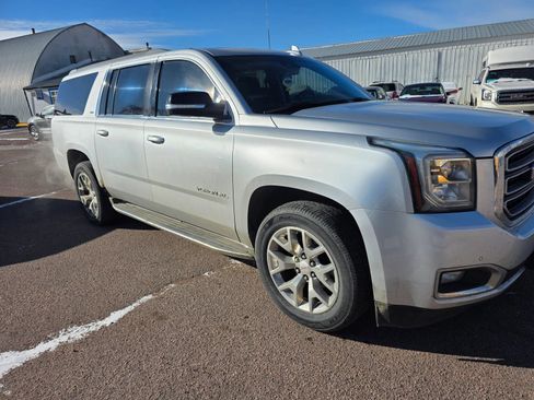 Used 2015 GMC Yukon XL SLT AWD/4WD image 3