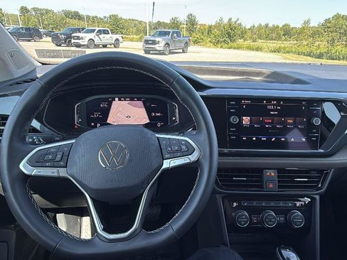Used 2022 Volkswagen Taos SEL AWD/4WD image 26