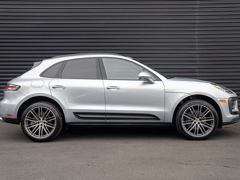 Certified 2026 Porsche Macan AWD/4WD image 28