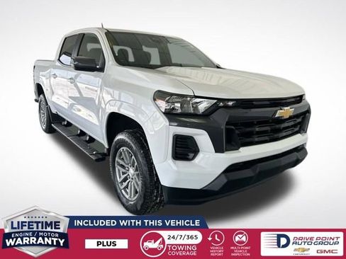 Used 2024 Chevrolet Colorado LT image 1