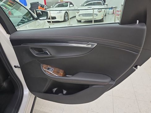 Used 2014 Chevrolet Impala LT w/ Convenience Package FWD image 14