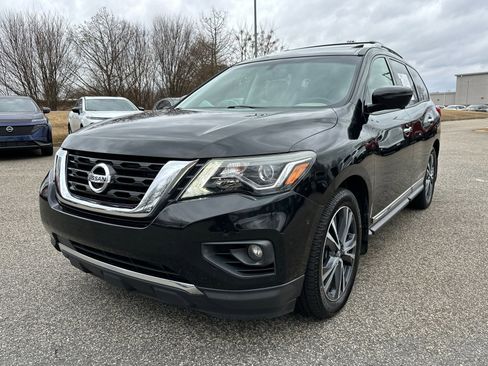 Used 2018 Nissan Pathfinder Platinum image 1