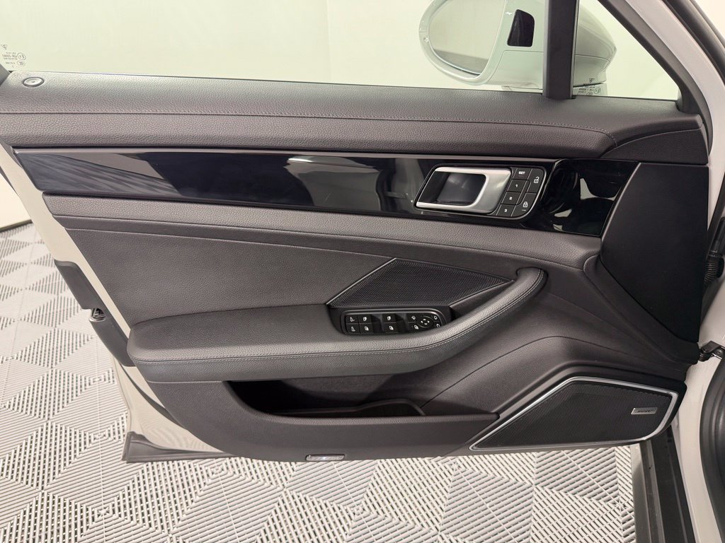 Certified 2023 Porsche Panamera RWD image 17