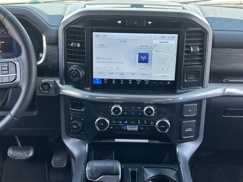 Used 2025 Ford F150 Lariat AWD/4WD image 16