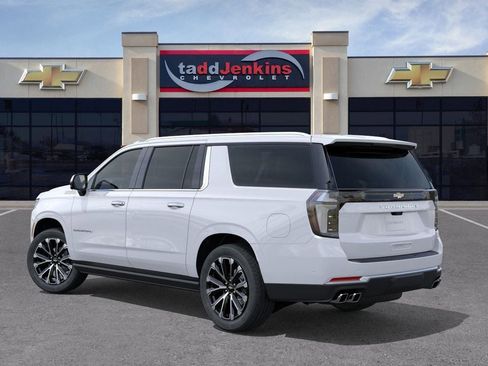 New 2026 Chevrolet Suburban High Country image 3