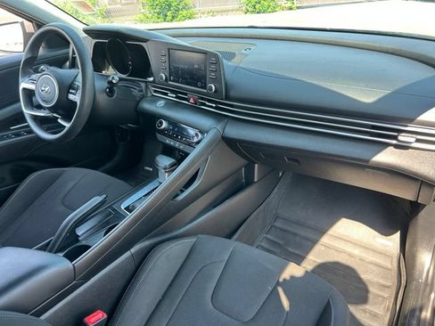 Used 2023 Hyundai Elantra SEL FWD image 31