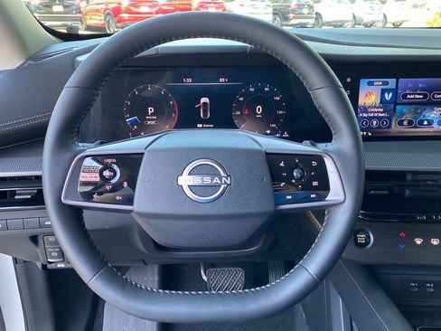 Certified 2025 Nissan Murano SV AWD/4WD image 38