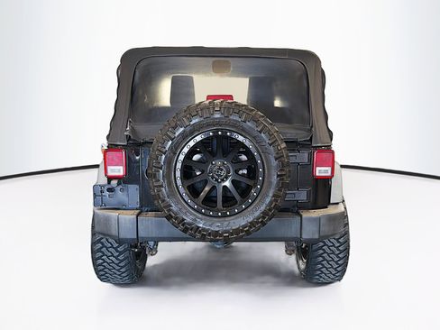 Used 2015 Jeep Wrangler Sport AWD/4WD image 7