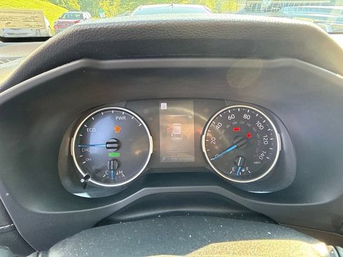 Used 2022 Toyota RAV4 LE AWD/4WD image 8