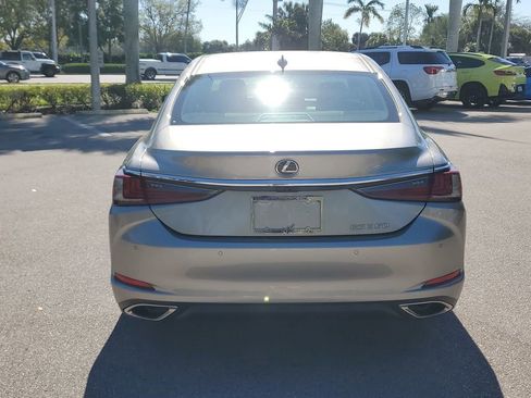 Used 2020 Lexus ES 350 w/ Premium Package FWD image 4