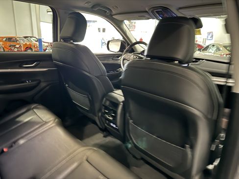 Used 2023 Jeep Grand Cherokee Limited image 38