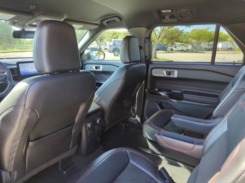 Certified 2023 Ford Explorer ST-Line w/ Class IV Trailer Tow Package image 19