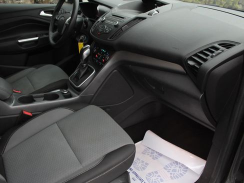 Used 2017 Ford C-MAX Energi SE w/ Cold Weather Package image 17