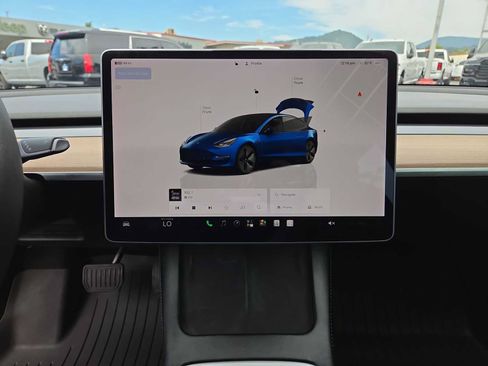 Used 2022 Tesla Model 3 Long Range AWD/4WD image 24