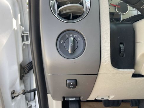 Used 2012 Ford Expedition XLT RWD image 22