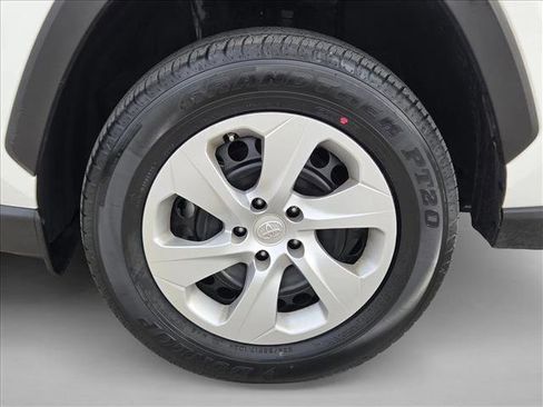 Used 2024 Toyota RAV4 LE image 22