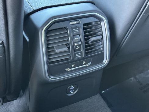 Certified 2025 Porsche Macan AWD/4WD image 14
