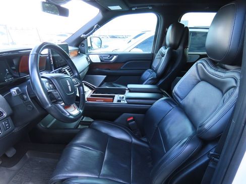Used 2020 Lincoln Navigator Reserve w/ Equipment Group 208A Reserve image 10