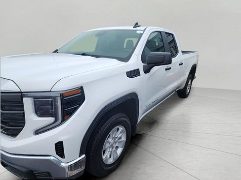 Used 2024 GMC Sierra 1500 Pro w/ Pro Value Package image 4