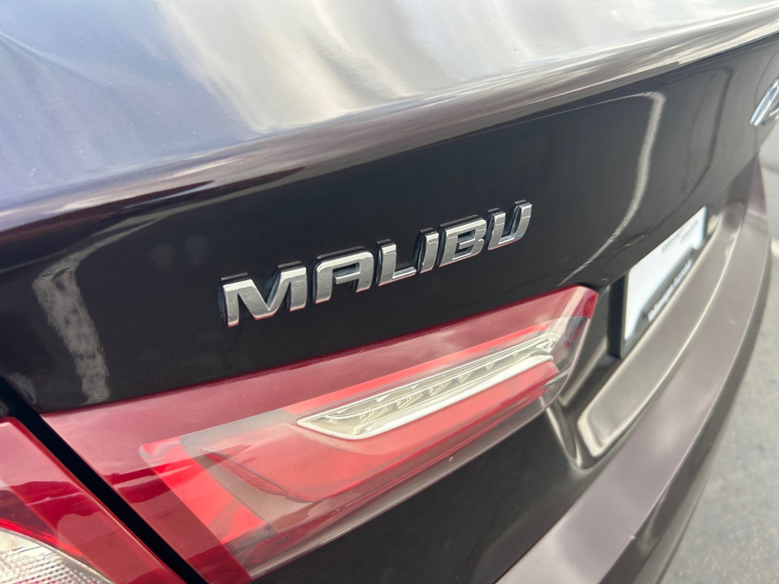 Used 2020 Chevrolet Malibu LT FWD image 23