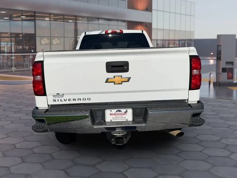 Used 2019 Chevrolet Silverado 2500 W/T AWD/4WD image 9
