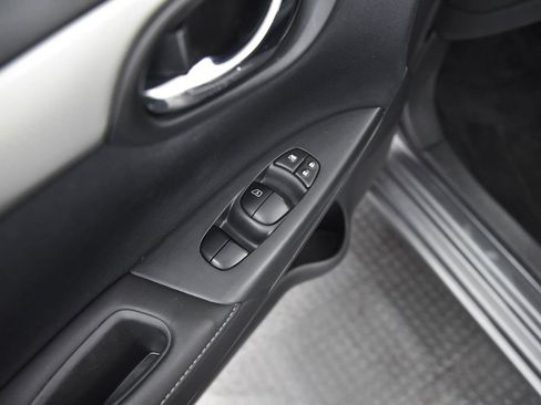 Used 2016 Nissan Sentra S image 12