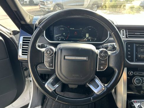 Used 2016 Land Rover Range Rover HSE image 18