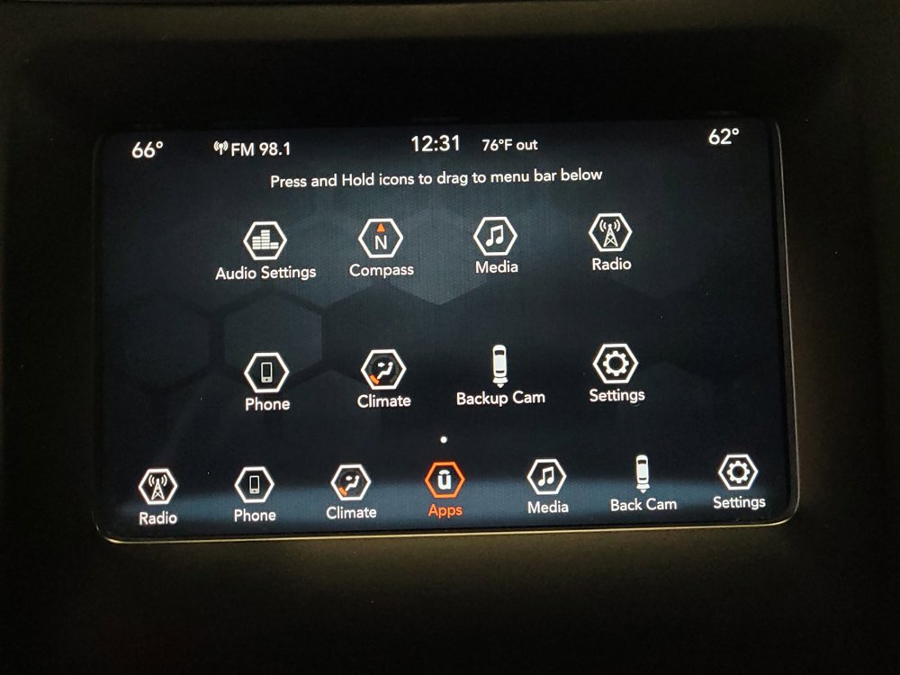 Used 2019 Jeep Cherokee Latitude Plus w/ Comfort/Convenience Group FWD image 25