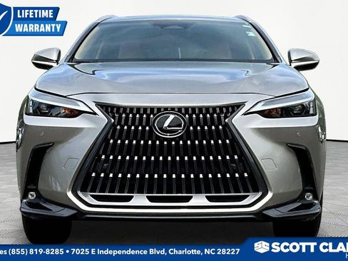 Used 2024 Lexus NX 250 FWD image 2