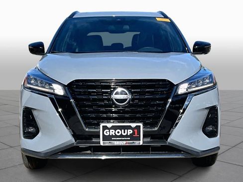 Certified 2024 Nissan Kicks SR w/ SR Premium Package image 3