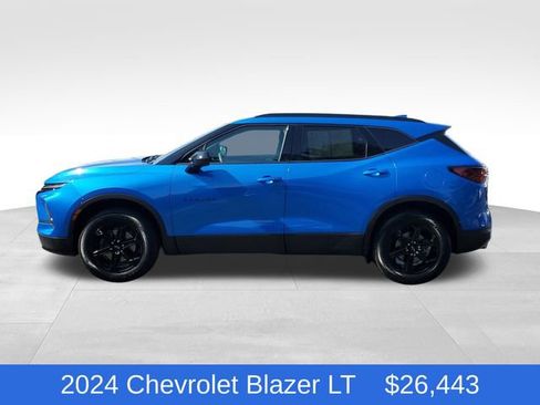 Certified 2024 Chevrolet Blazer LT w/ Convenience Package FWD image 2