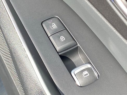 New 2026 Kia Sorento LX FWD image 23