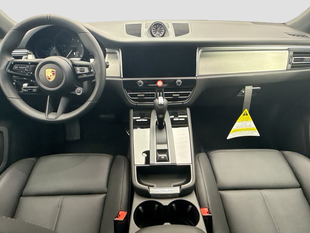 Used 2026 Porsche Macan AWD/4WD image 16