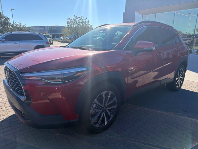Used 2023 Toyota Corolla Cross XLE w/ Convenience Package FWD image 1