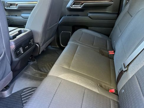 Used 2023 Chevrolet Silverado 1500 LT Trail Boss w/ Convenience Package II image 4