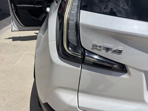 Used 2019 Cadillac XT4 Sport FWD image 2