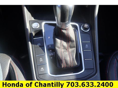 Used 2019 Volkswagen Jetta GLI Autobahn image 17