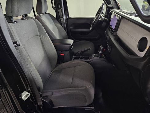 Used 2024 Jeep Wrangler Unlimited w/ Convenience Group image 29