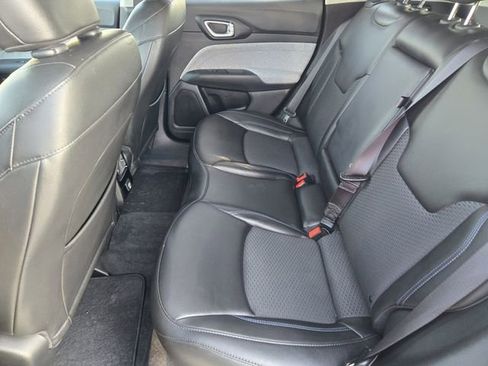 Certified 2022 Jeep Compass Latitude image 31