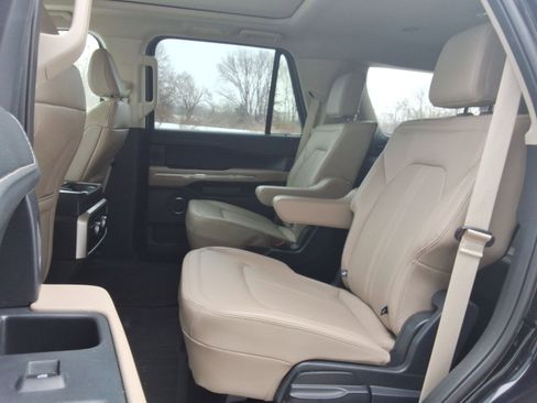 Used 2024 Ford Expedition Limited image 29