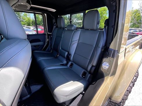 Used 2026 Jeep Gladiator Mojave AWD/4WD image 35