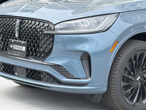 New 2026 Lincoln Aviator Reserve AWD/4WD image 2