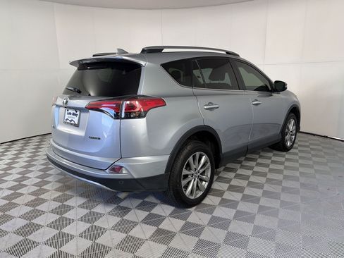 Used 2017 Toyota RAV4 Limited FWD image 9