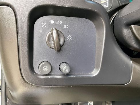 Used 2007 Chevrolet Express 3500 Extended Passenger w/ LT Preferred Equipment Group RWD image 12